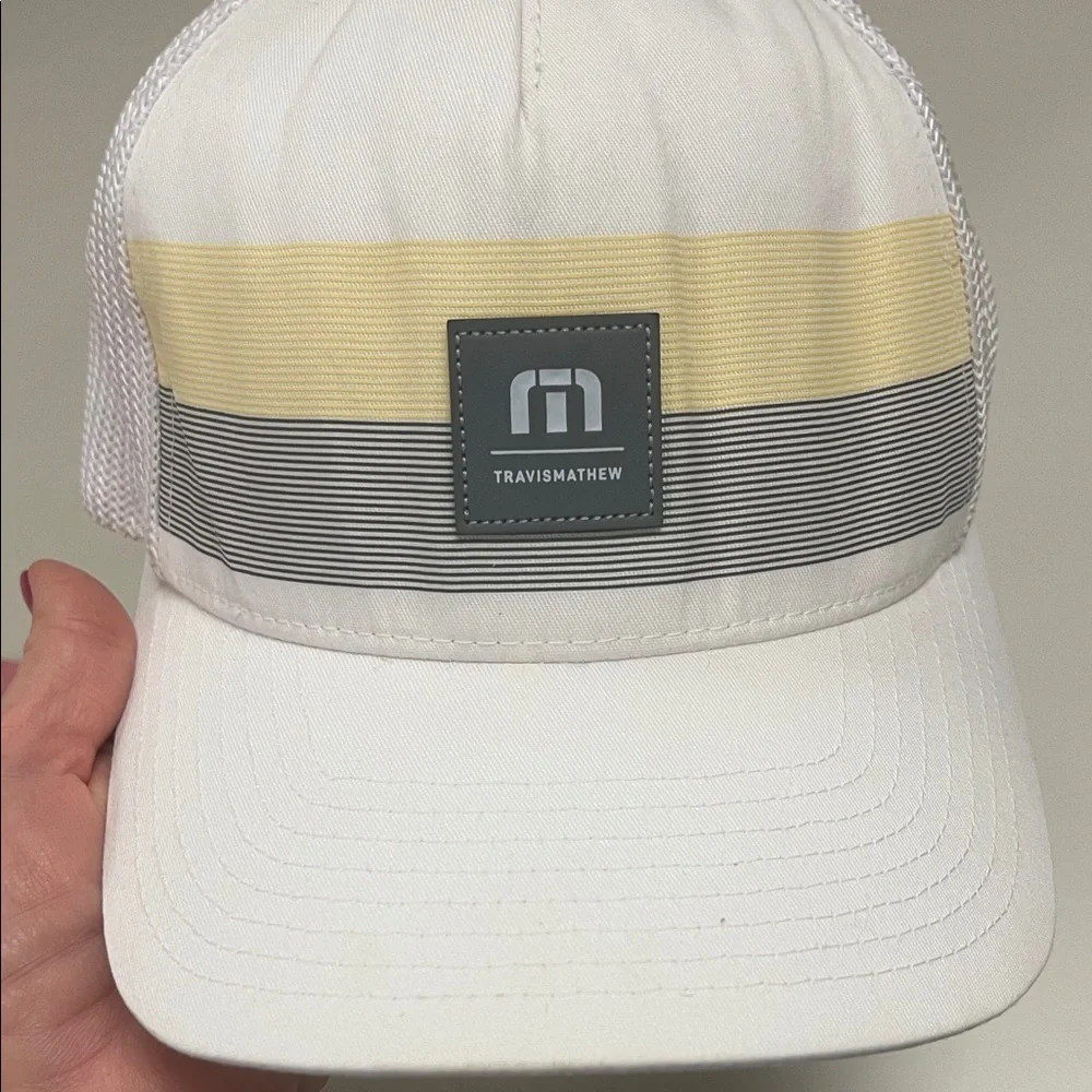 Travis Mathew Pink & White Men’s Fitted ball Caps size L / XL